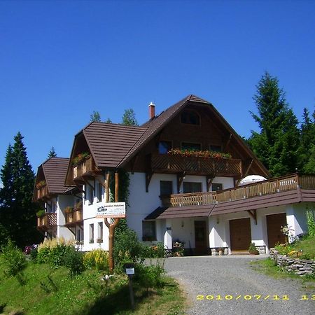 Pension Holubec Бенецко Экстерьер фото
